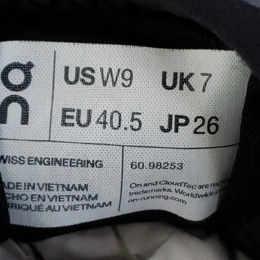 On‎ Cloud X 3 Shoes Womens Size 9 Gray Running Sneakers Lightweight Casual